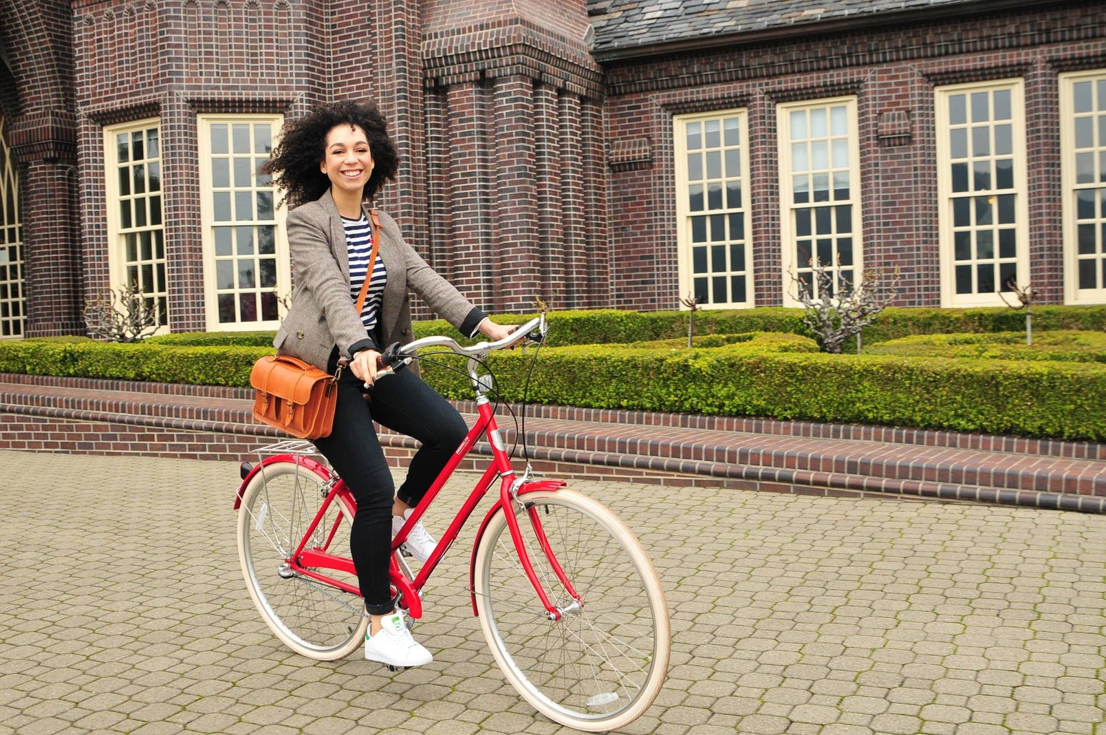 Netherlands Bike Riding Dutch Bikes | Classic Comfort for City Riding | Brooklyn Bicycle Co ...